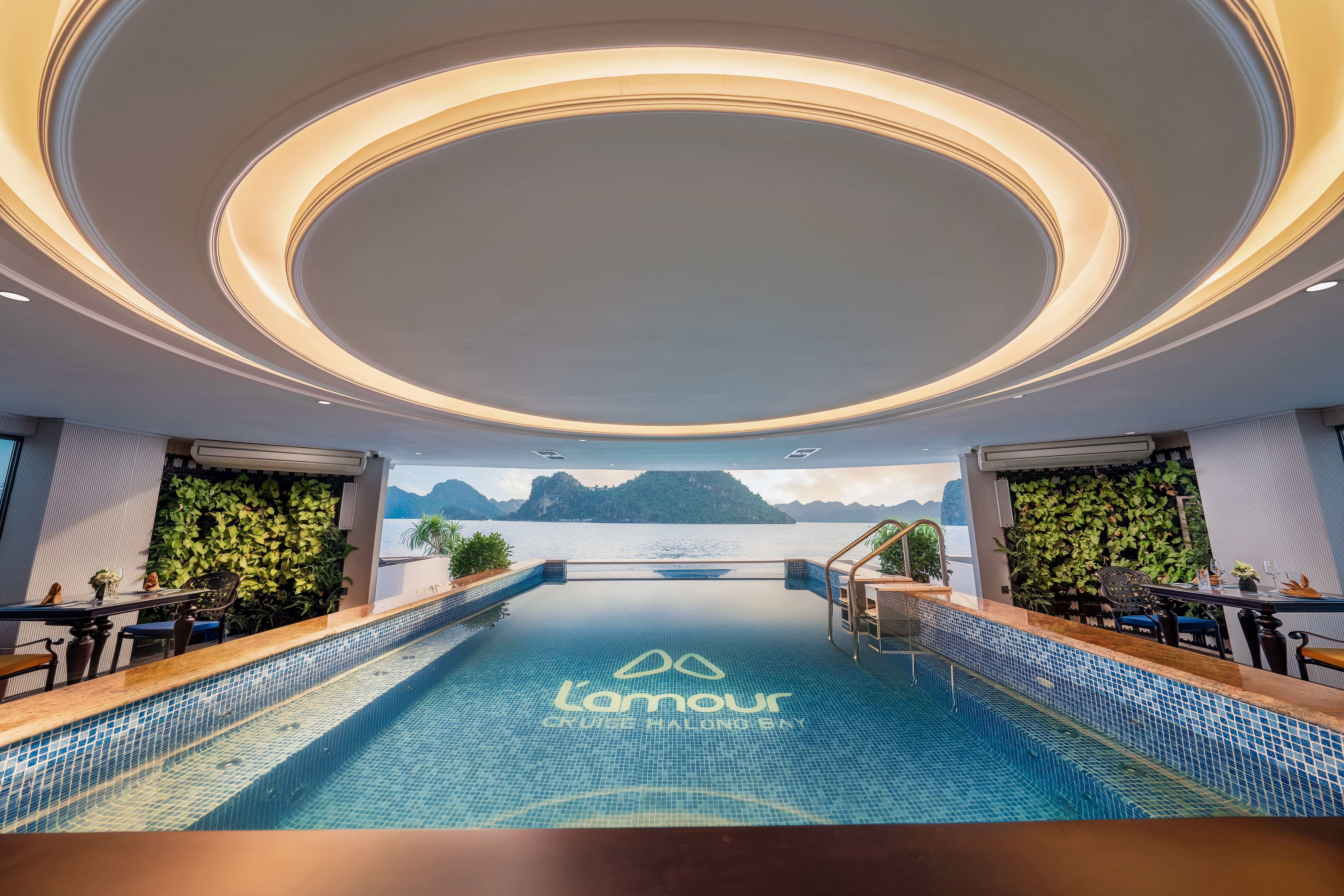 하롱베이 라무르 크루즈 (L’amour Cruise Ha Long)